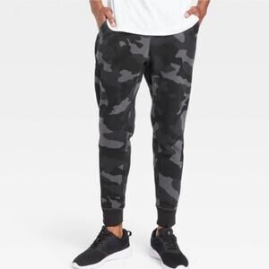 - NWT All In Motion Camo Jogger plus XXL